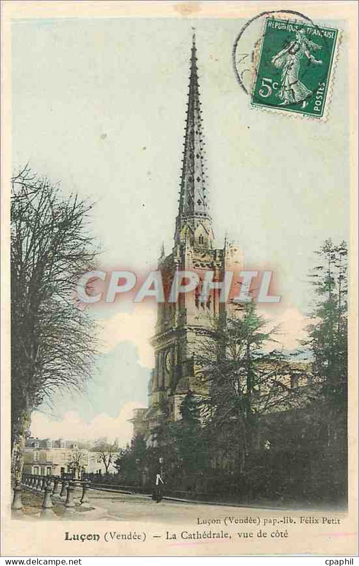 CPA Lucon - La Cathedrale vue de cote
