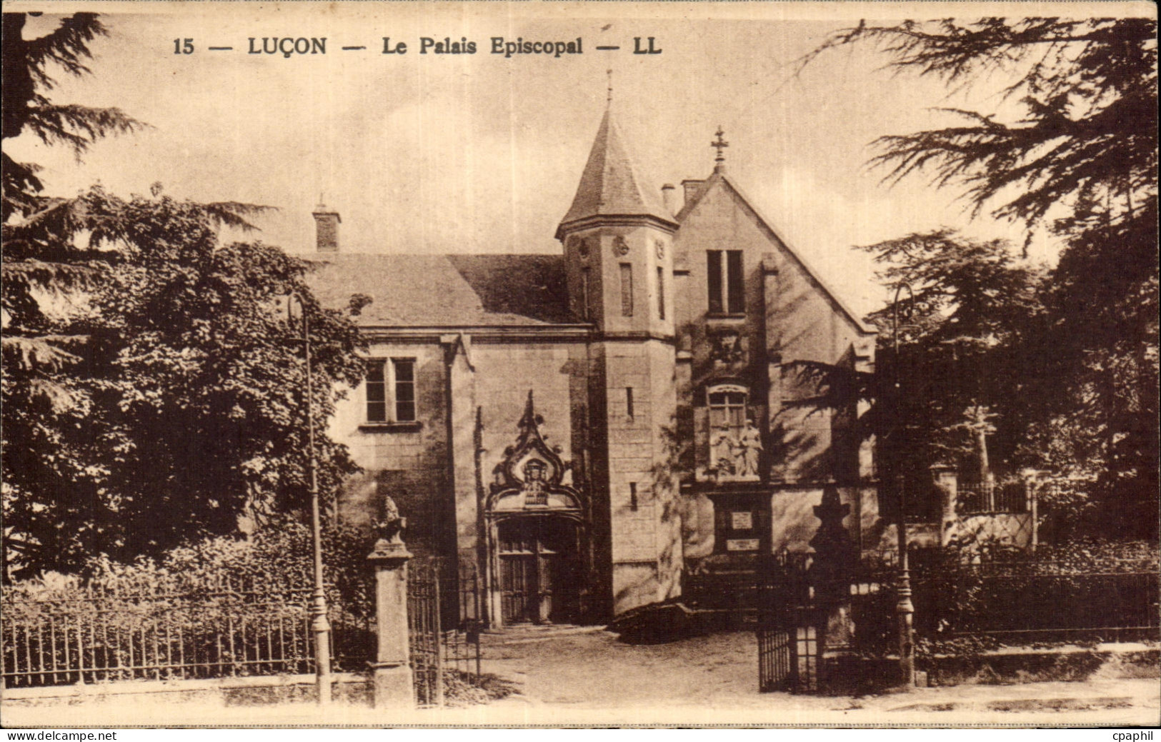 CPA Lucon le palais Episcopal