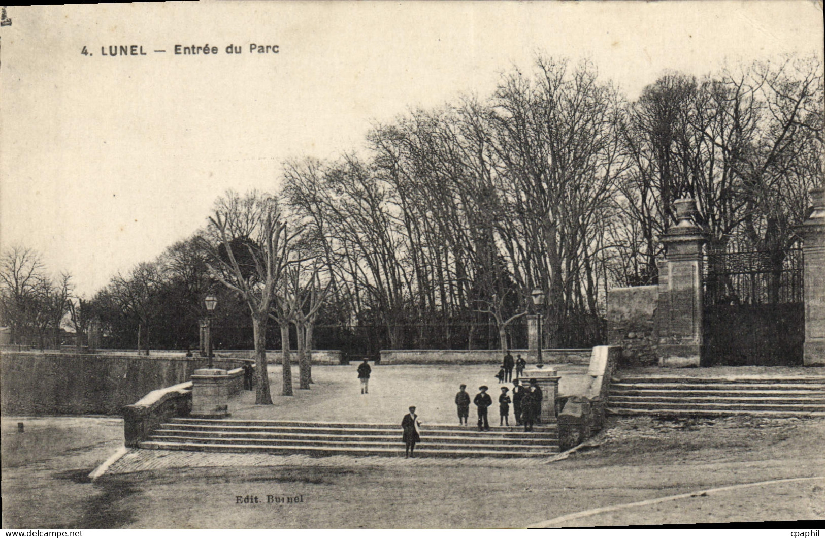 CPA Lunel Entree Du Parc