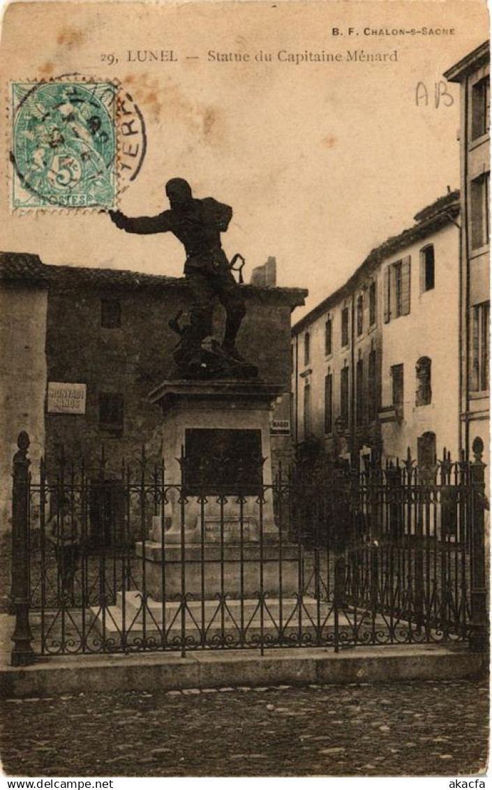 CPA LUNEL Statue du Capitaine Ménard (686665)
