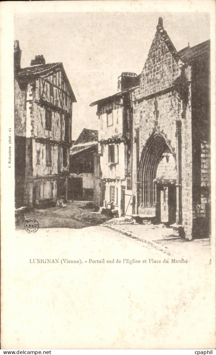 CPA Lusignan Portail Sud de l'Eglise et Place du Marche