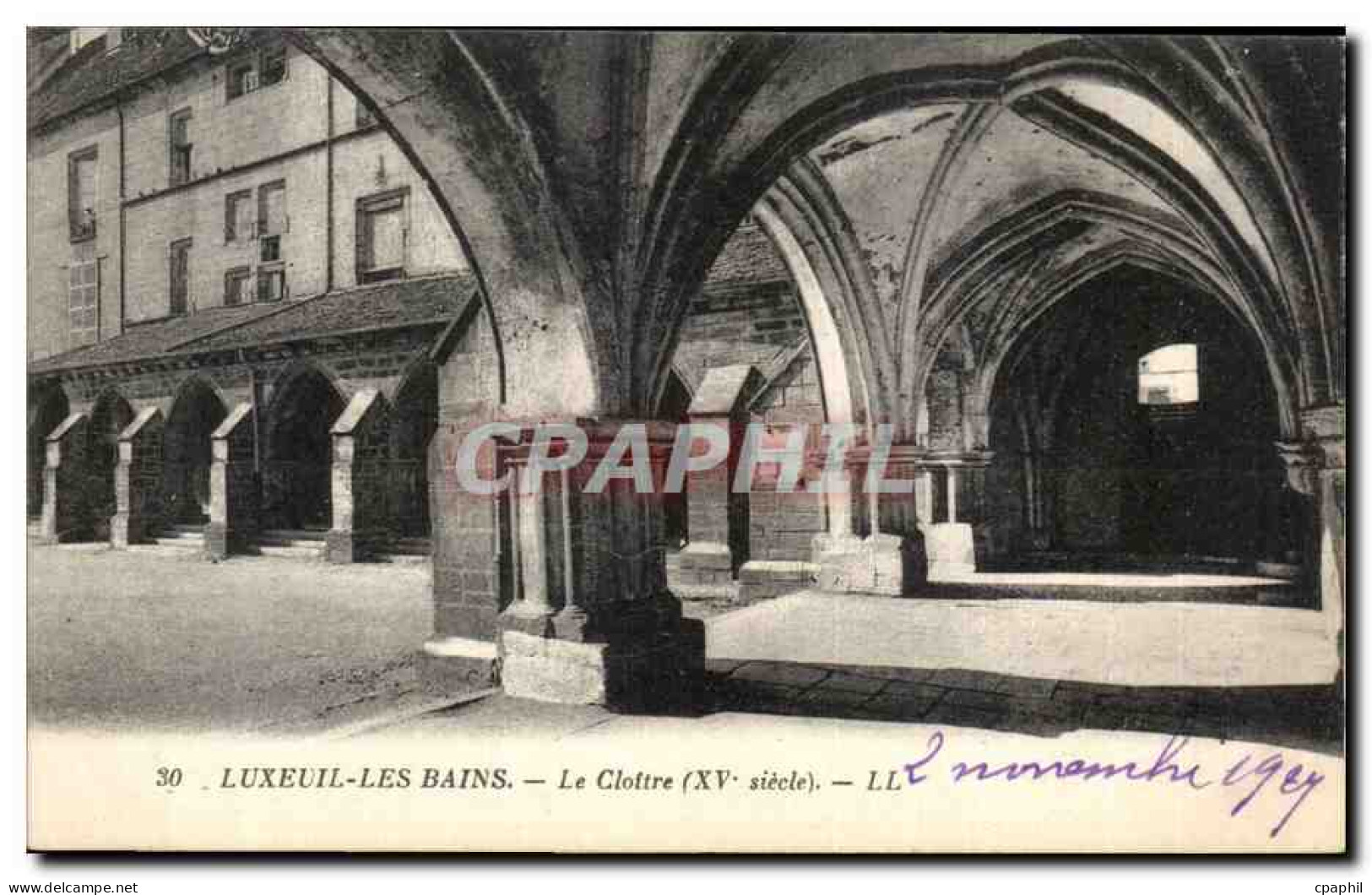 CPA Luxeuil Les Bains Le cloitre