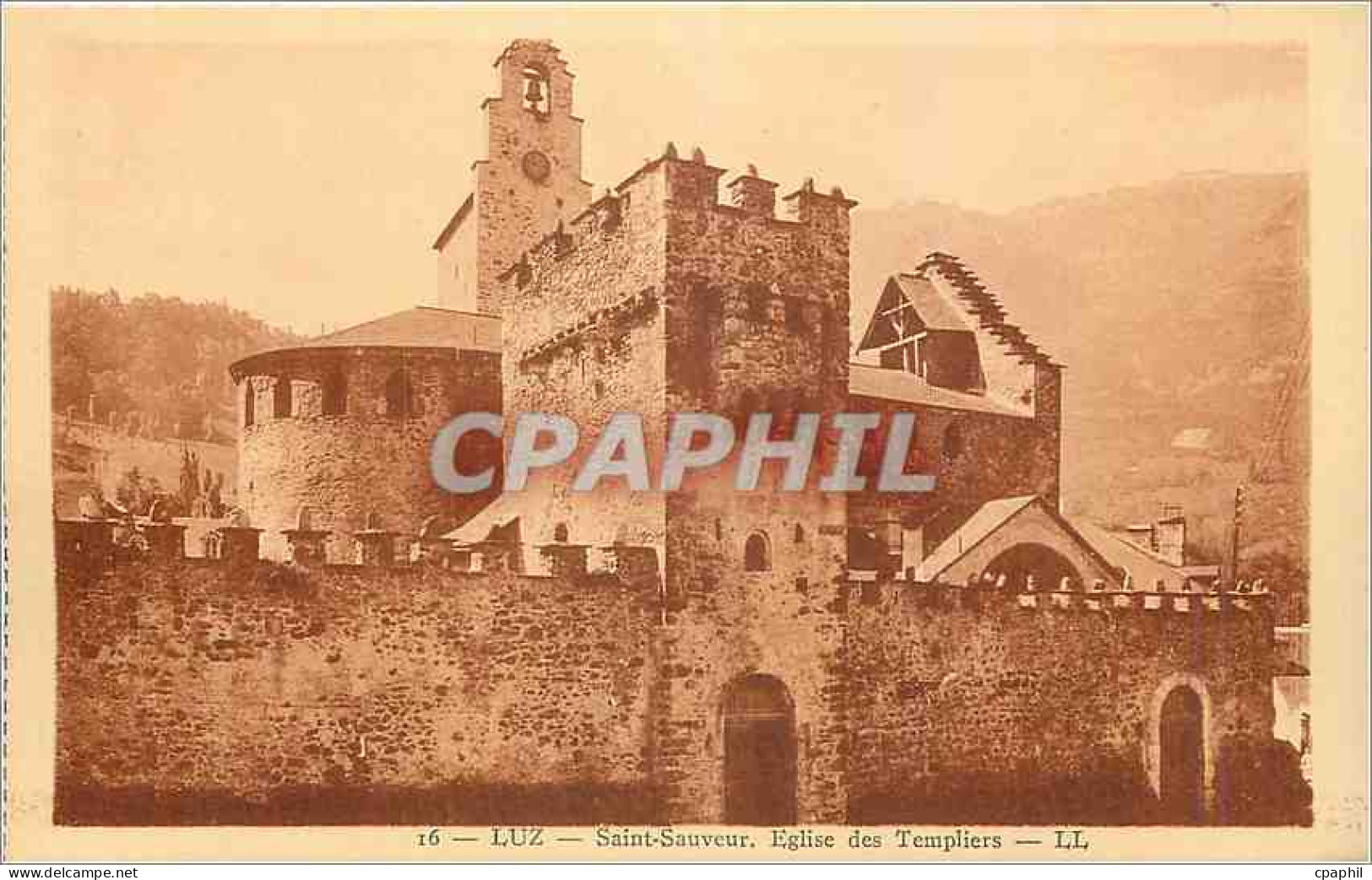 CPA Luz Saint Sauveur Eglise des Templiers