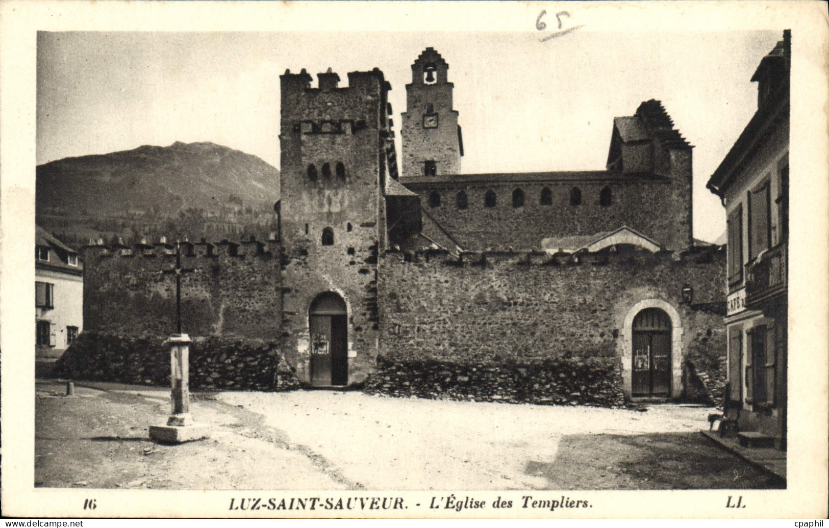 CPA Luz Saint Sauveur l'Eglise des Templiers