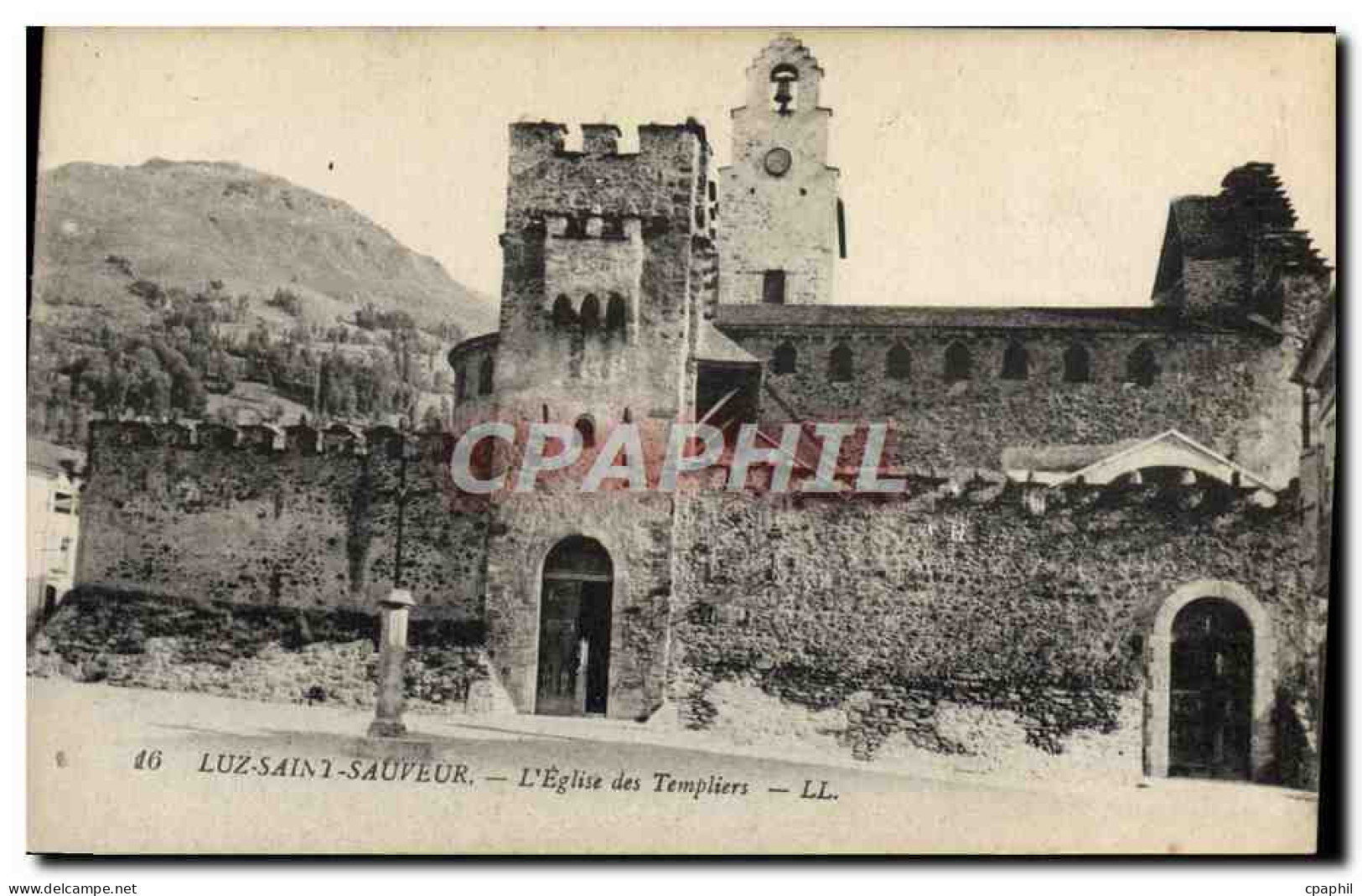 CPA Luz Saint Sauveur L'Eglise des Templiers