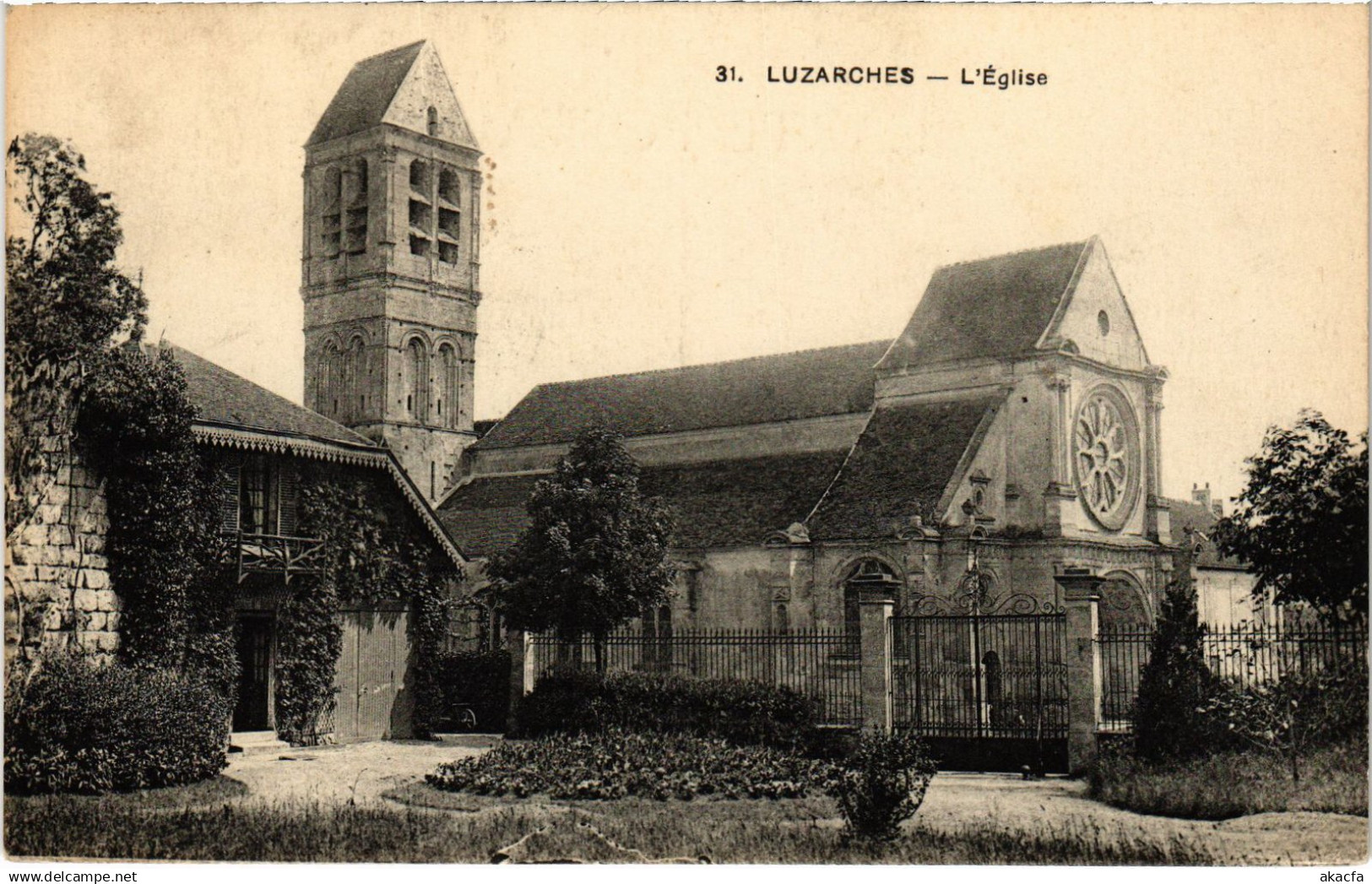 CPA Luzarches L'Eglise FRANCE (1308812)