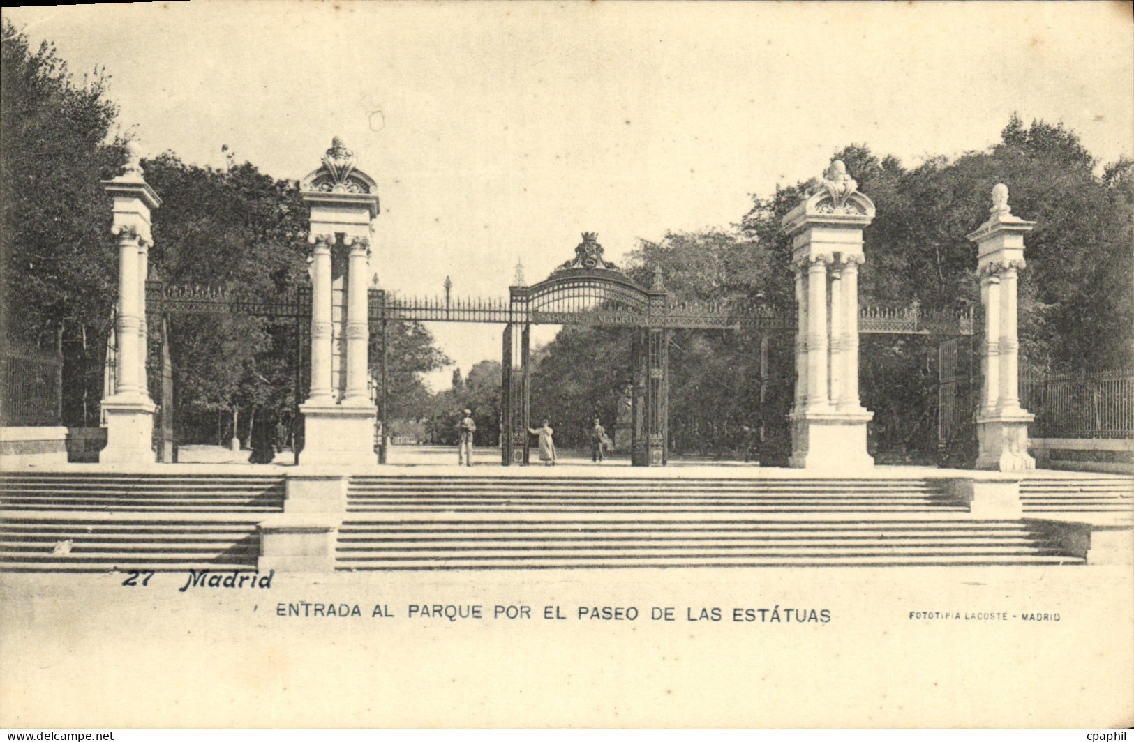 CPA Madrid Entrada al Parque por Paseo de las Estatuas