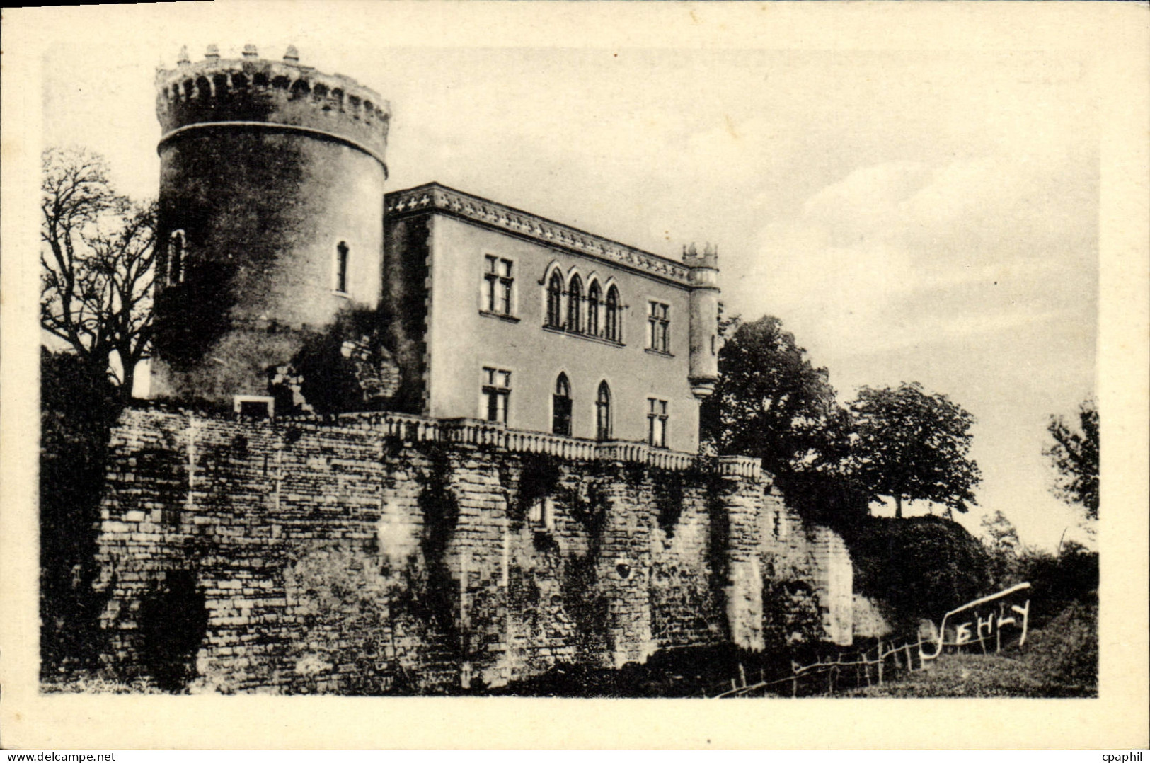 CPA Maillezais Vendee Castel bati sur l'emplacement du palais des eveque de Mailzais le proresrant d