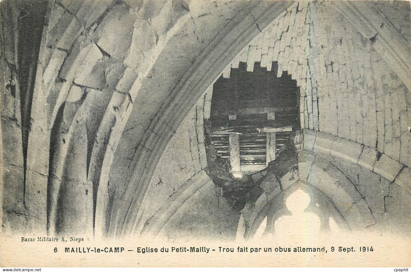 CPA Mailly le Camp Eglise du Petit Mailly Trou falt par un obus allemand
