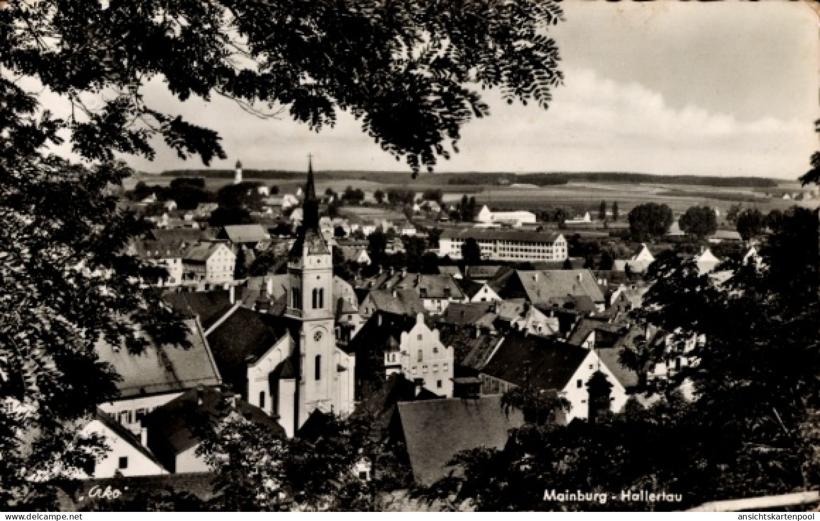 CPA Mainburg im Hallertau Niederbayern, Blick auf Kirche, Häuser, Bäume, Landschaft