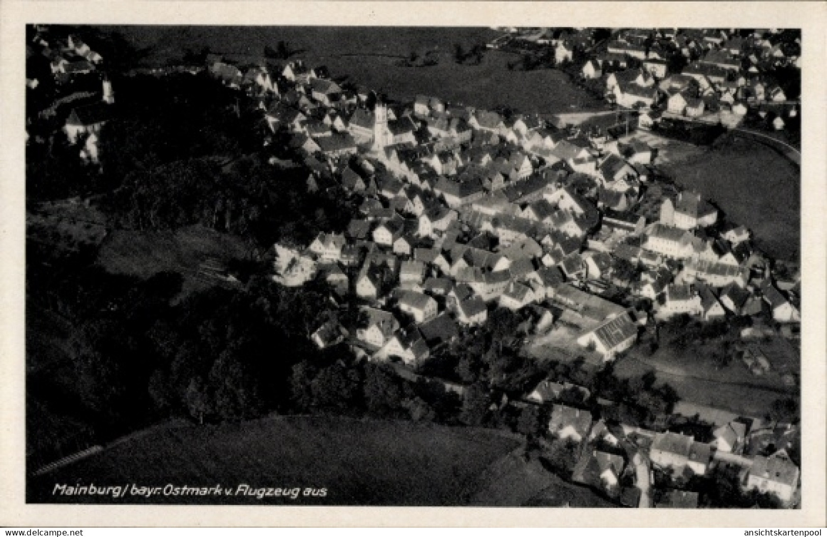 CPA Mainburg im Hallertau Niederbayern, Luftaufnahme von Häuser, Landschaft, Flugzeugansicht