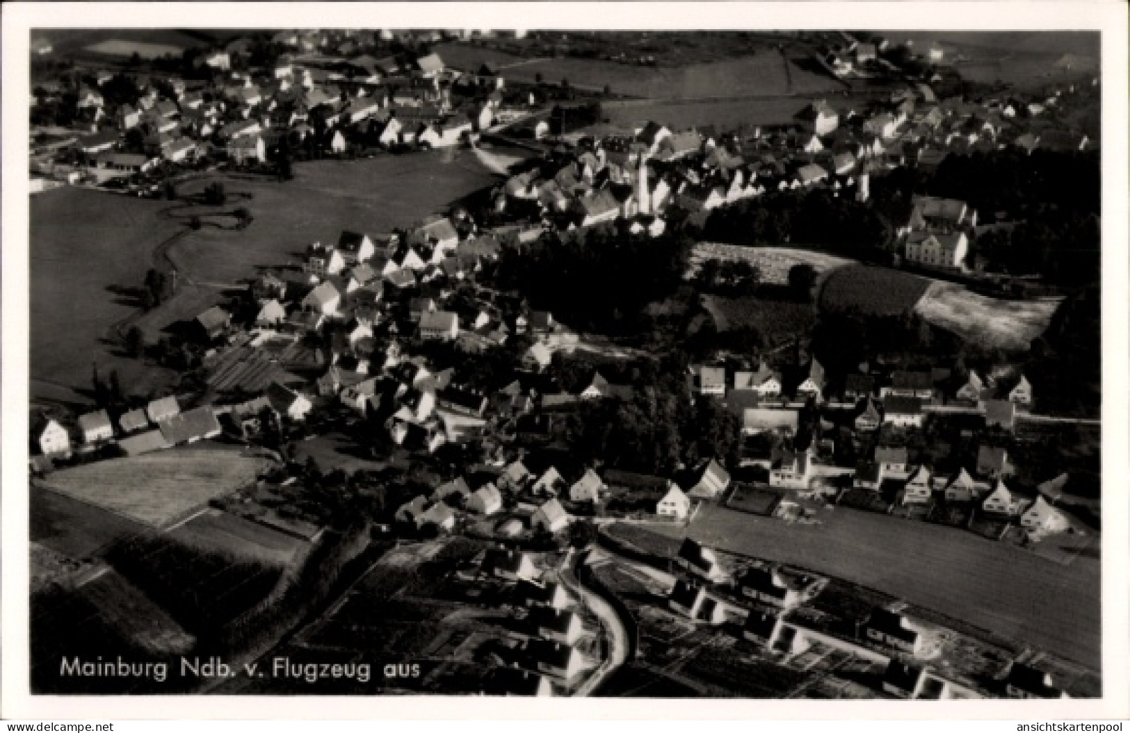 CPA Mainburg im Hallertau Niederbayern, Luftaufnahme von viele Häuser, Felder, Landschaft