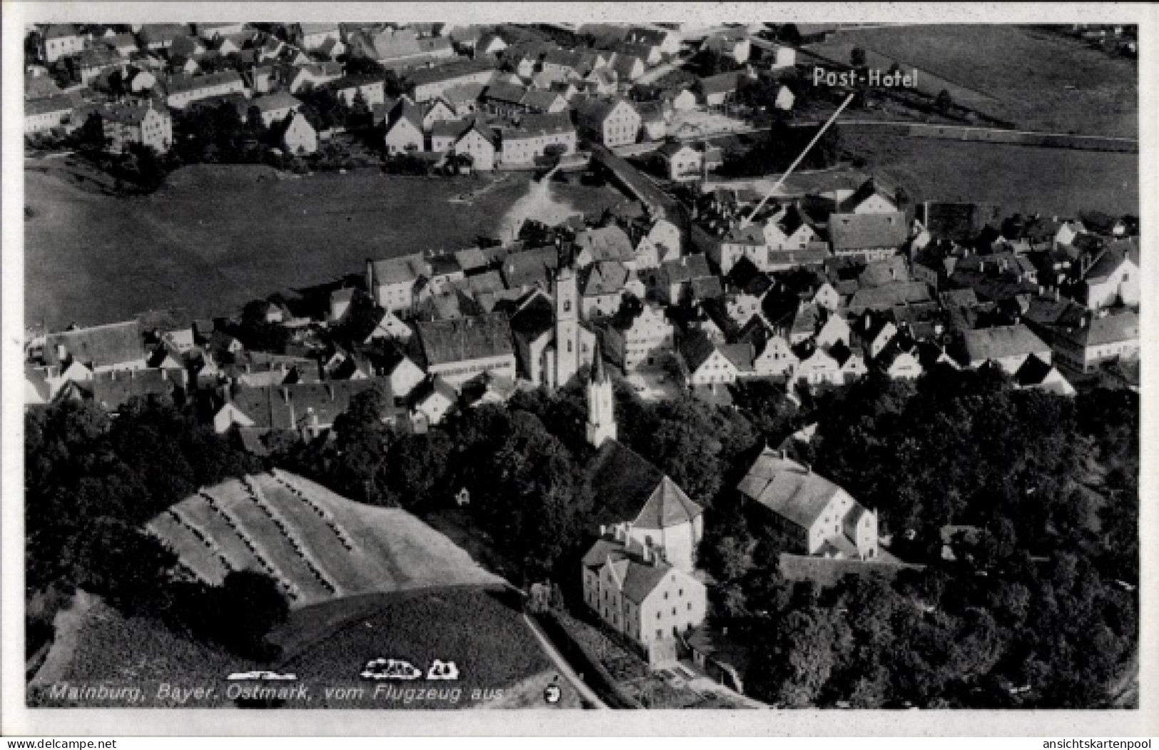 CPA Mainburg in Niederbayern, Totalansicht, Kirche, Fliegeraufnahme