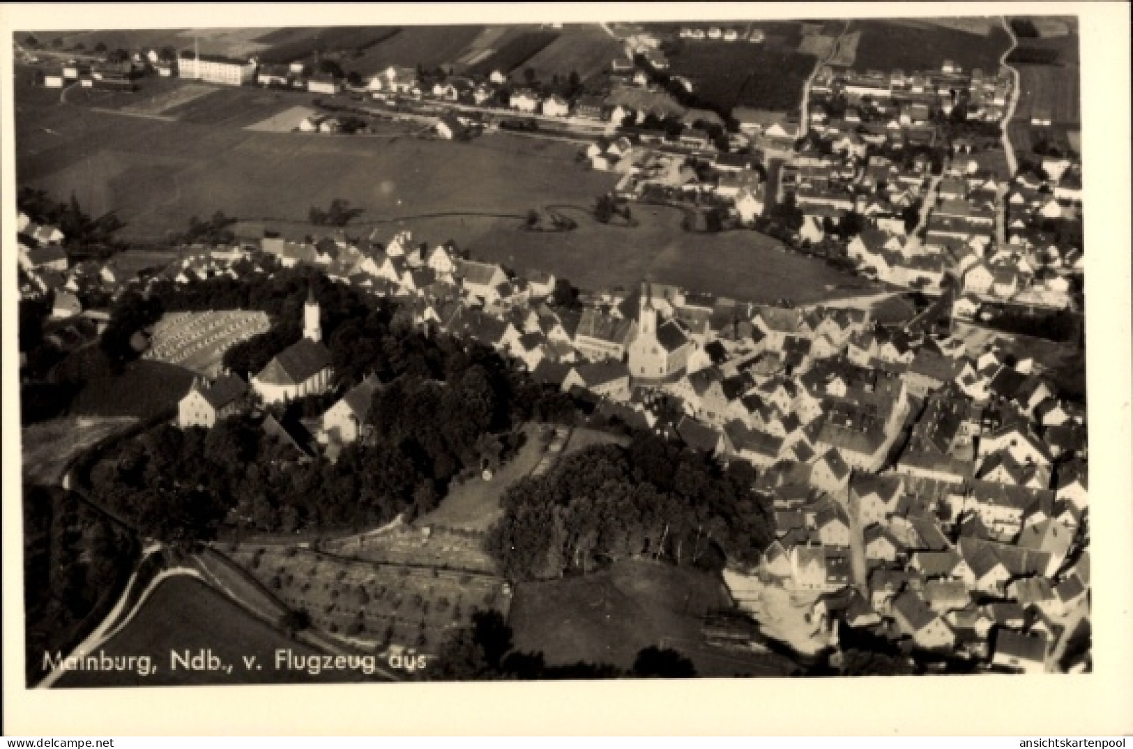 CPA Mainburg in Niederbayern, Totalansicht, Kirche, Fliegeraufnahme