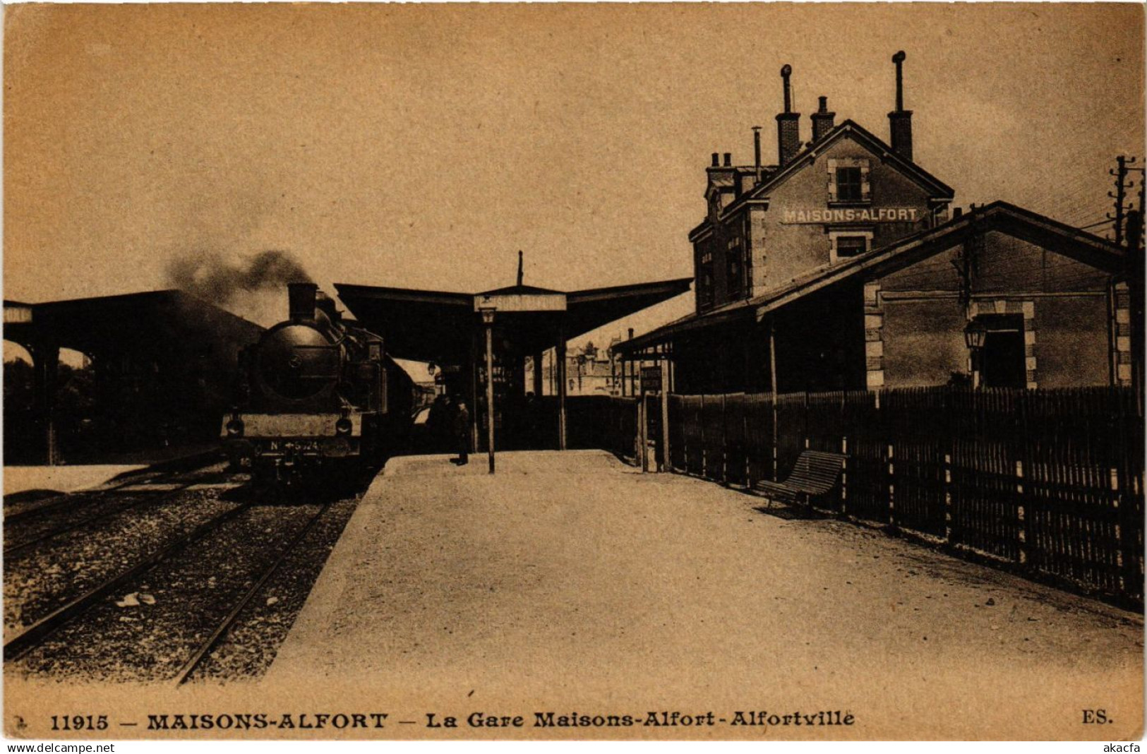 CPA Maison Alfort - La Gare Maisons Alfort (275514)
