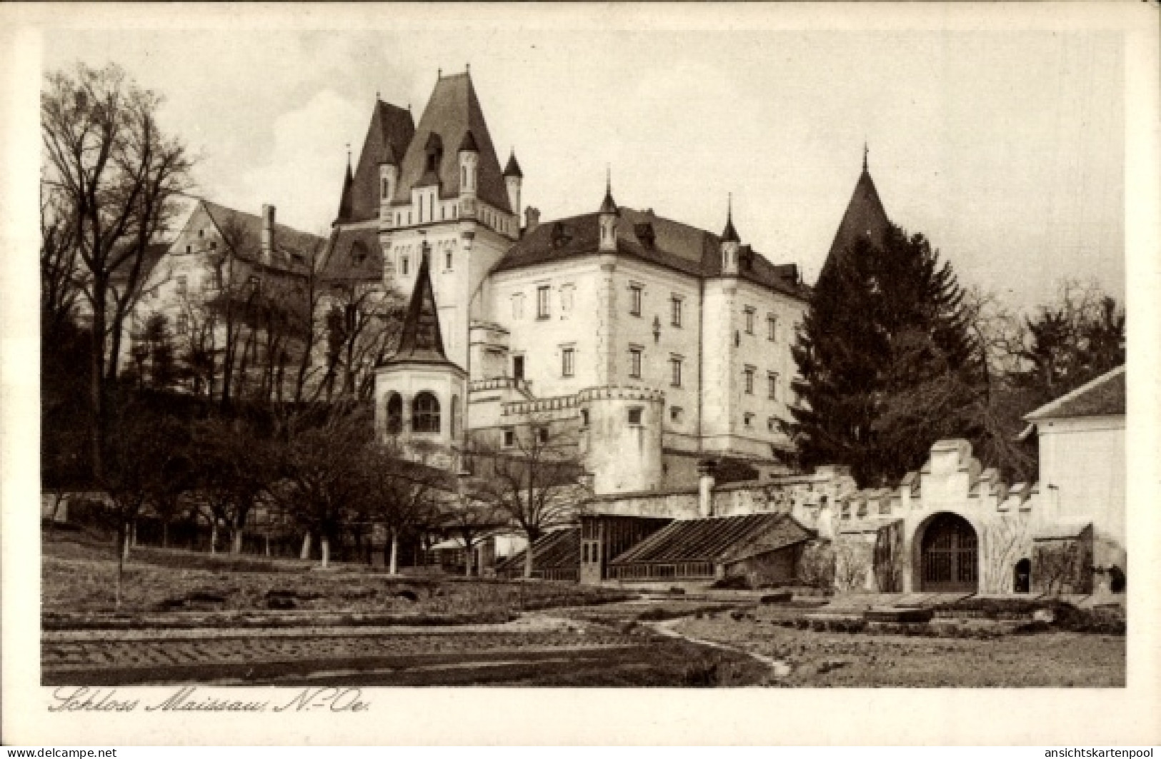 CPA Maissau in Niederösterreich, Schloss Architektur, Bäume, Garten