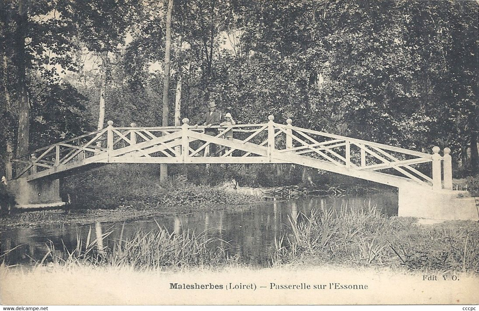 CPA Malesherbes Passrelle sur l'Essonne