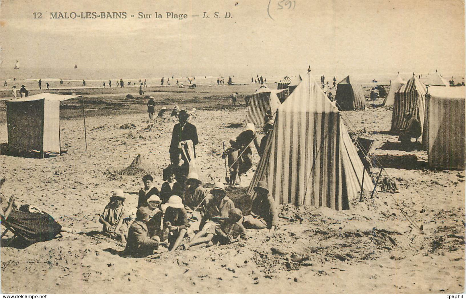 CPA Malo les Bains Sur la Plage