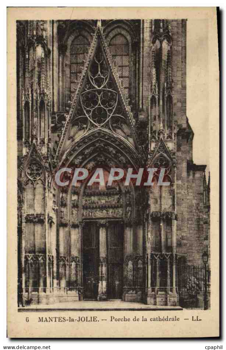 CPA Mantes la Jolie Porche de la Cathedrale