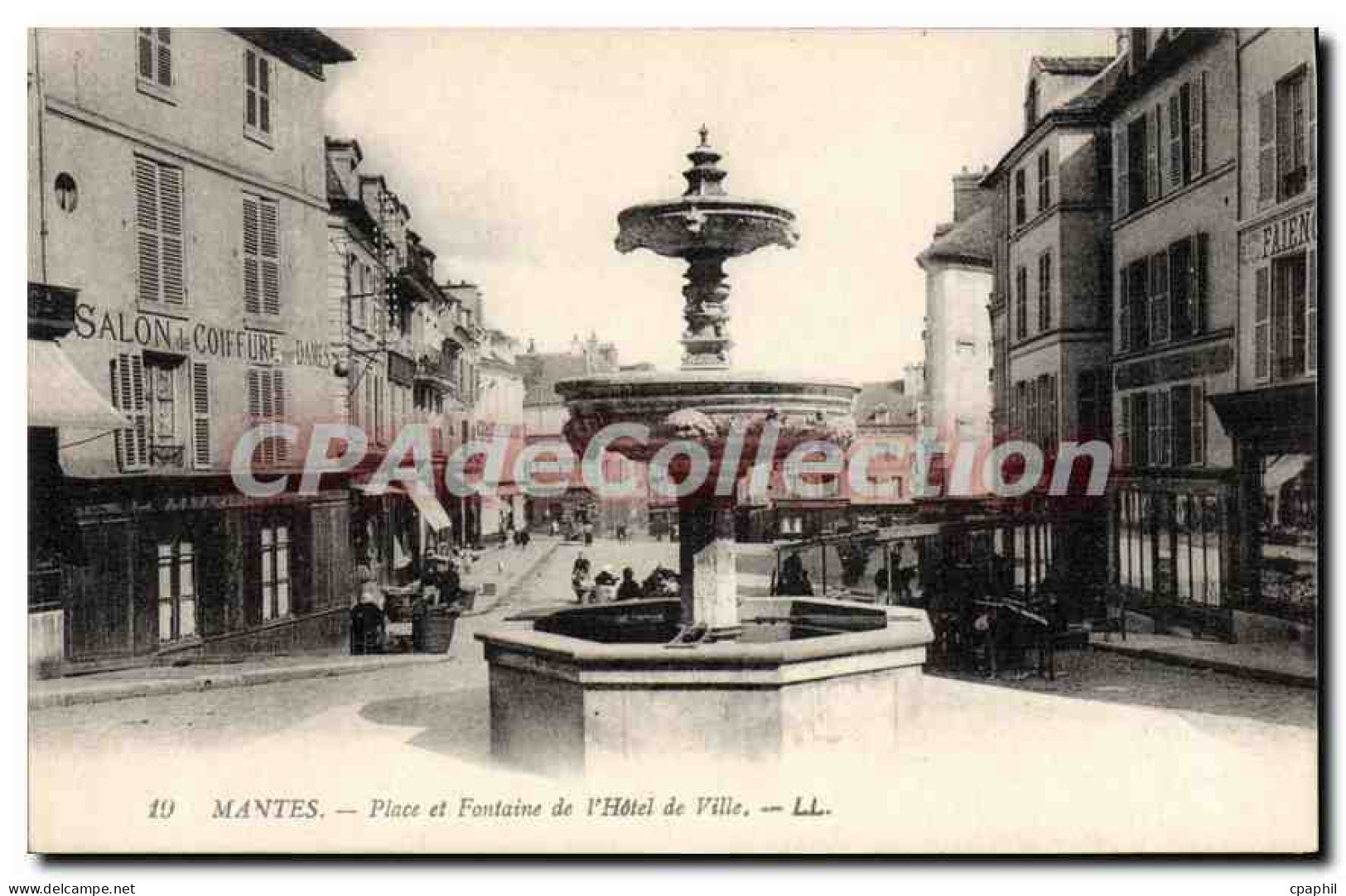 CPA Mantes Place et Fontaine de l'Hotel de Ville