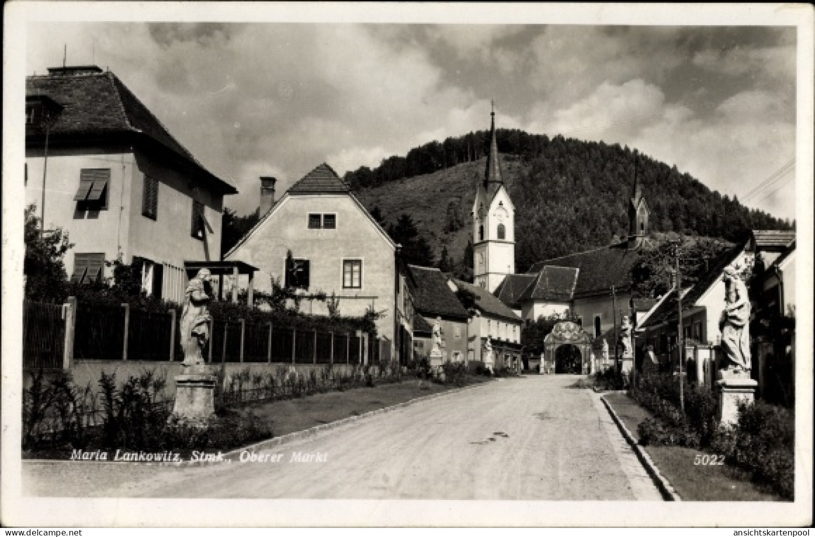 CPA Maria Lankowitz Steiermark, Oberer Markt, Straßenpartie im Ort, Kirche