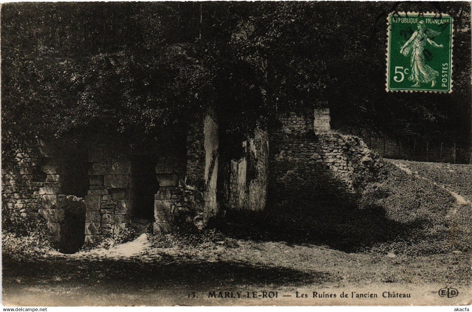 CPA Marly le Roi Ruines de Chateau (1449556)