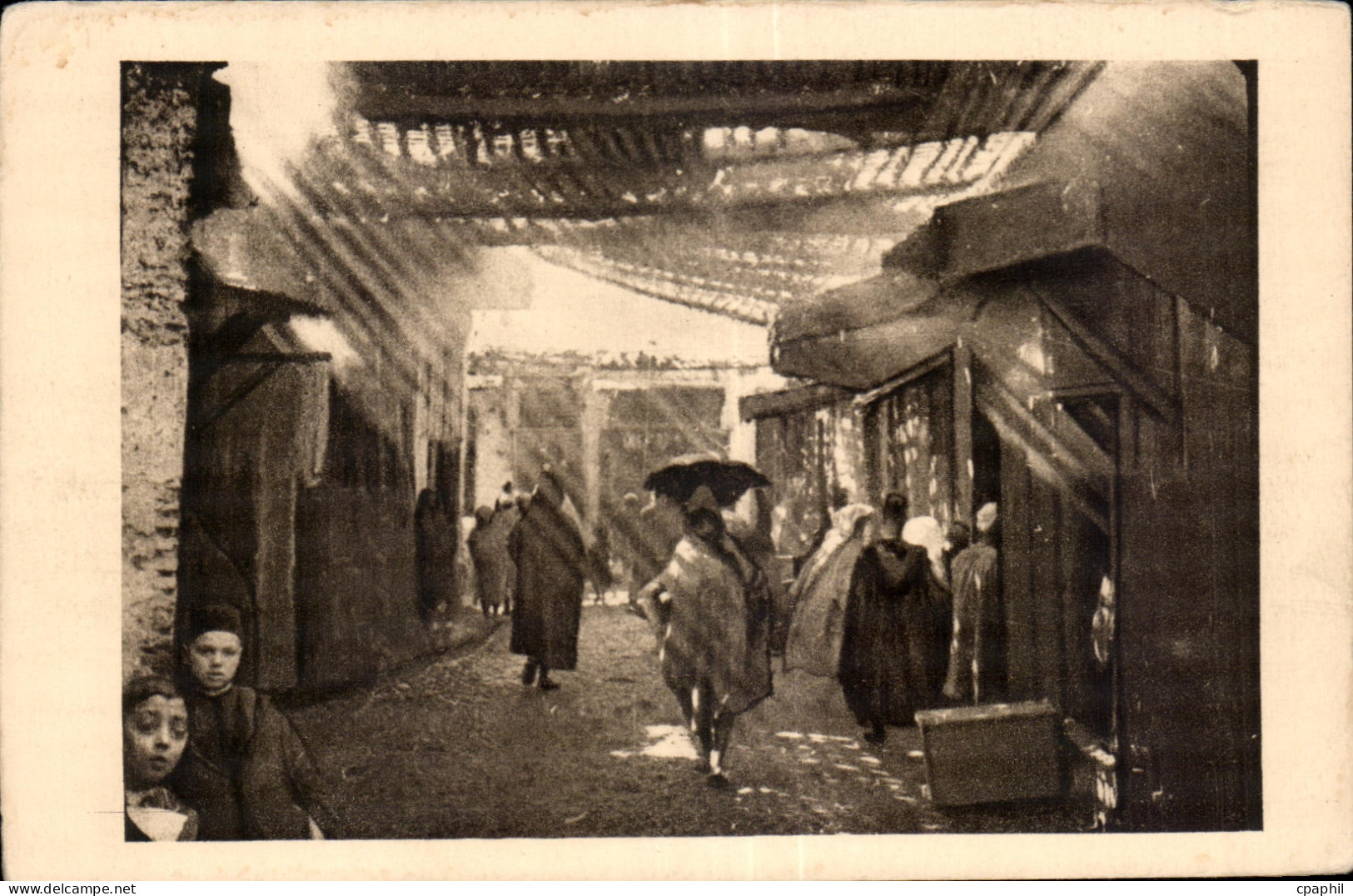 CPA Maroc Maroc dans les Souks