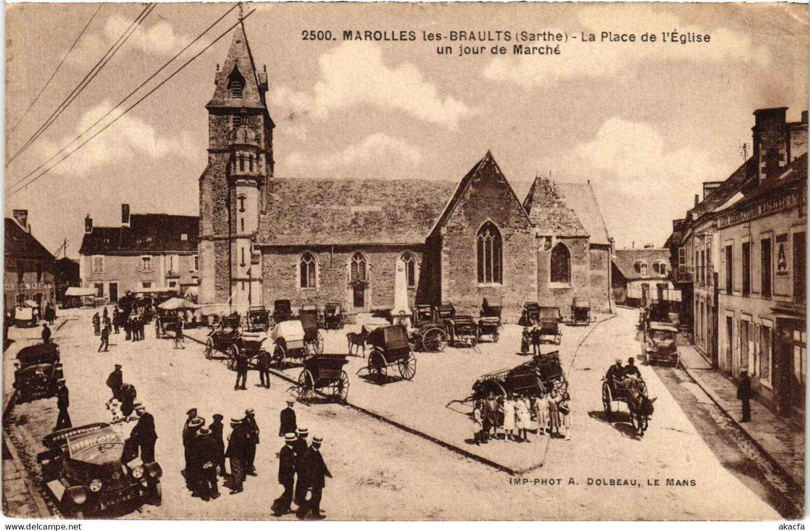 CPA Marolles-les-Braults La Place de l'Eglise FRANCE (1451207)