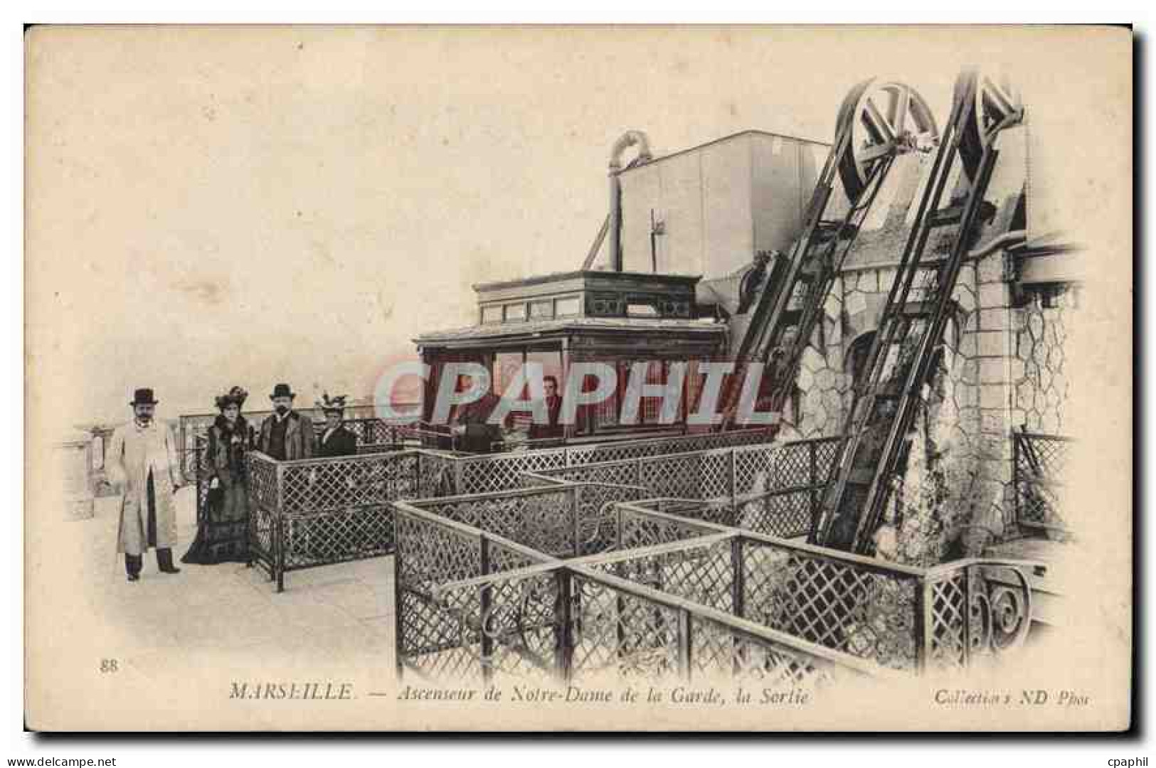 CPA Marseille Ascenseur de Notre Dame de la Garde la Sortie