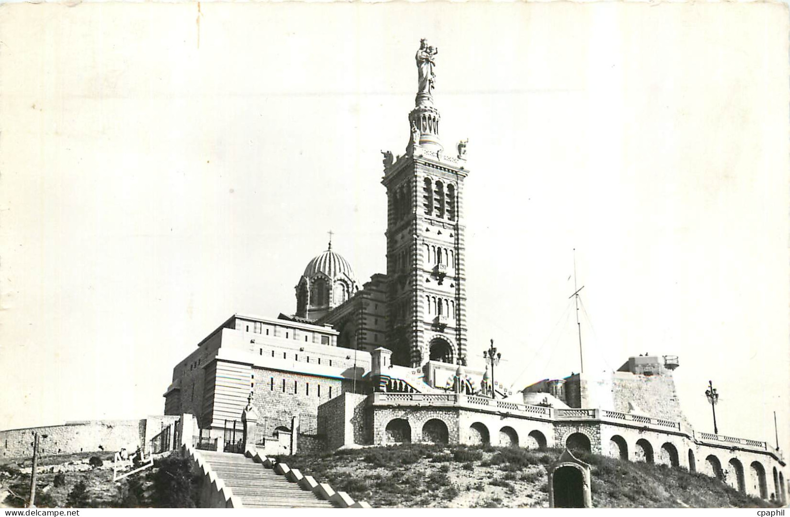 CPA Marseille Basilique de Notre Dame de la Garde