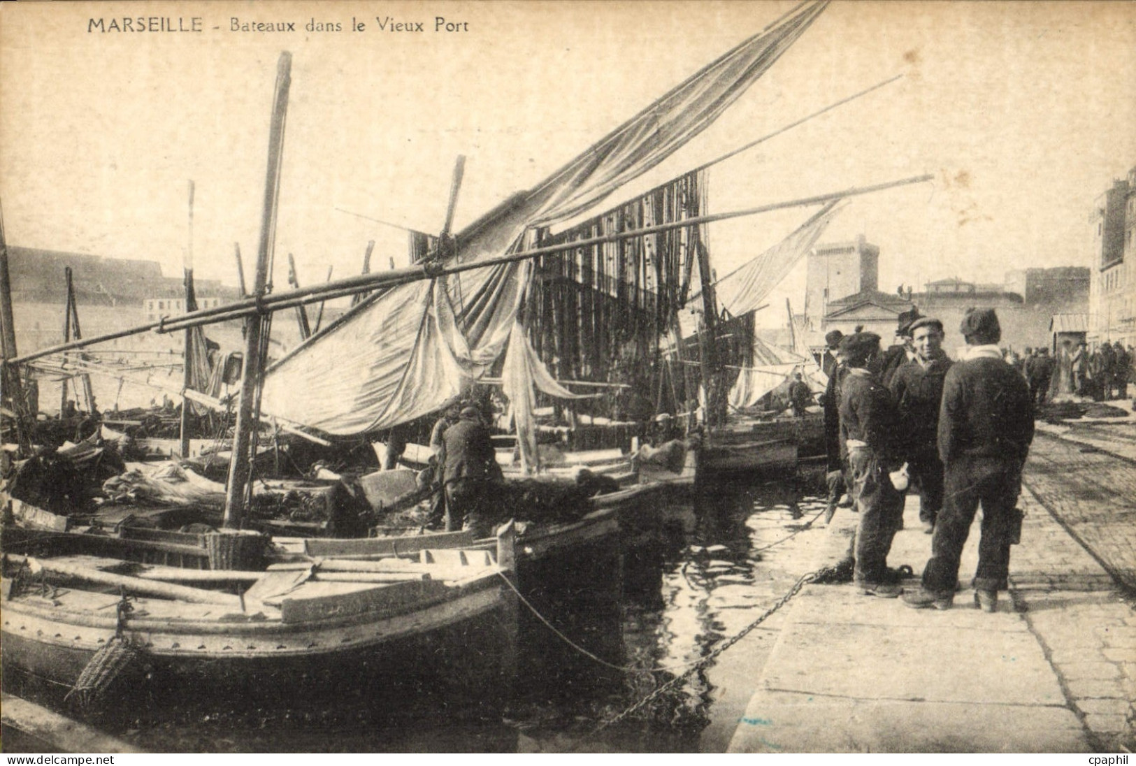 CPA Marseille Bordeaux dans le Vieux Port