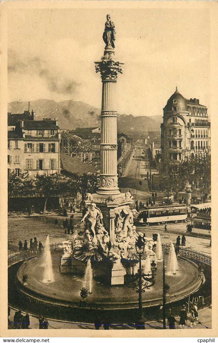 CPA Marseille Bouche du Rhone Place Castellane et la Fontaine Cantini
