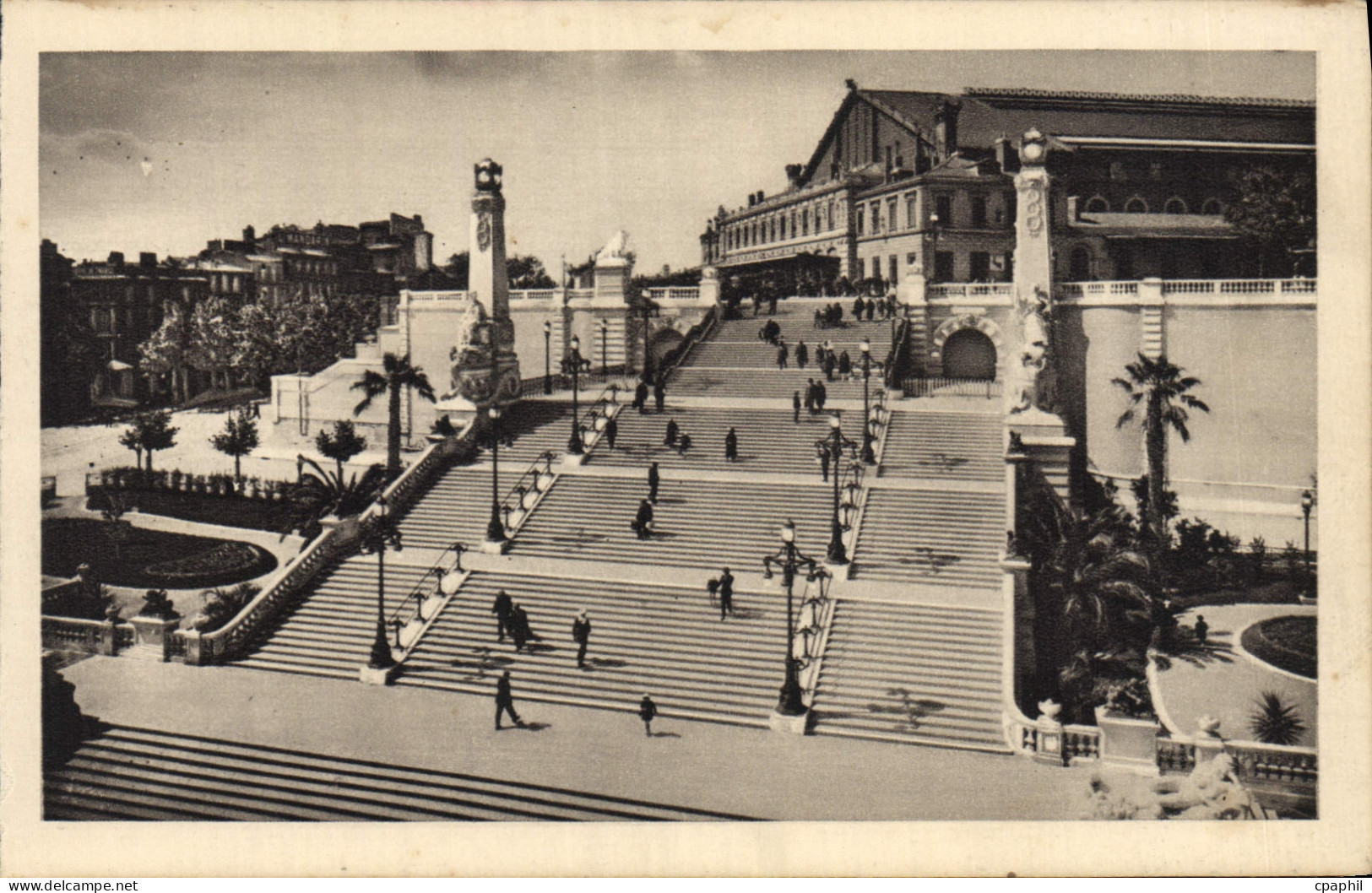 CPA Marseille Escalier Monumental de la Gare Saint Charles