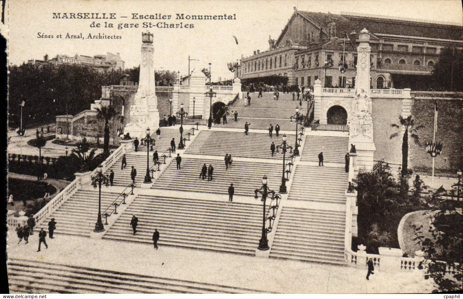 CPA Marseille Gare Et Escalier Monumental de la gare St Charles