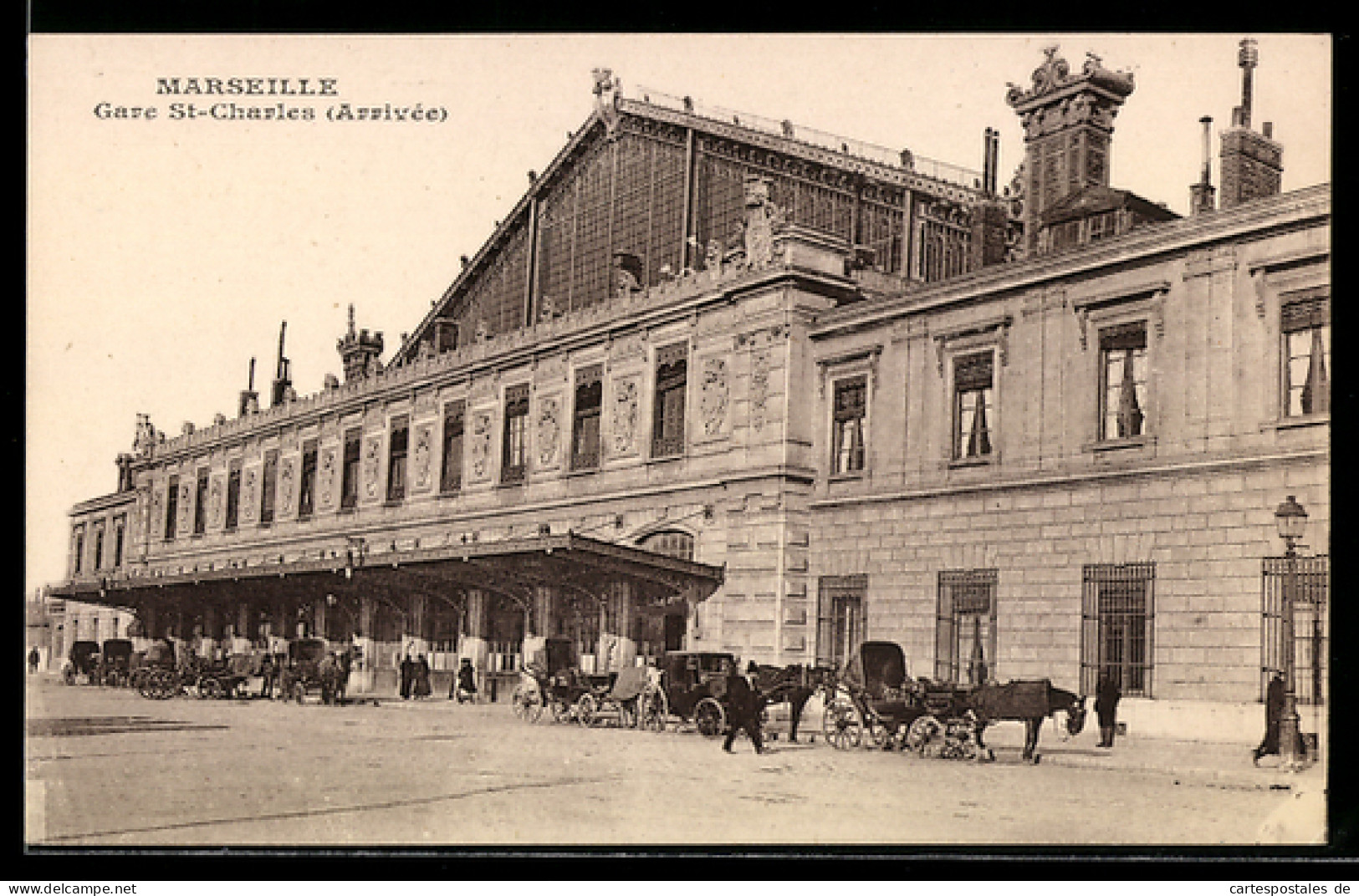 CPA Marseille, La Gare St-Charles, wartende attelages vor dem La Gare