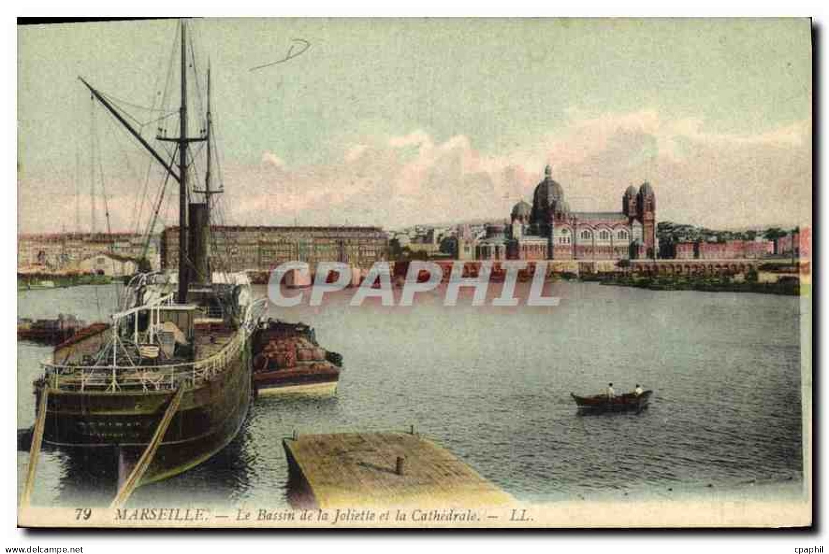 CPA Marseille le Bassin de la Joliette et la Cathedrale