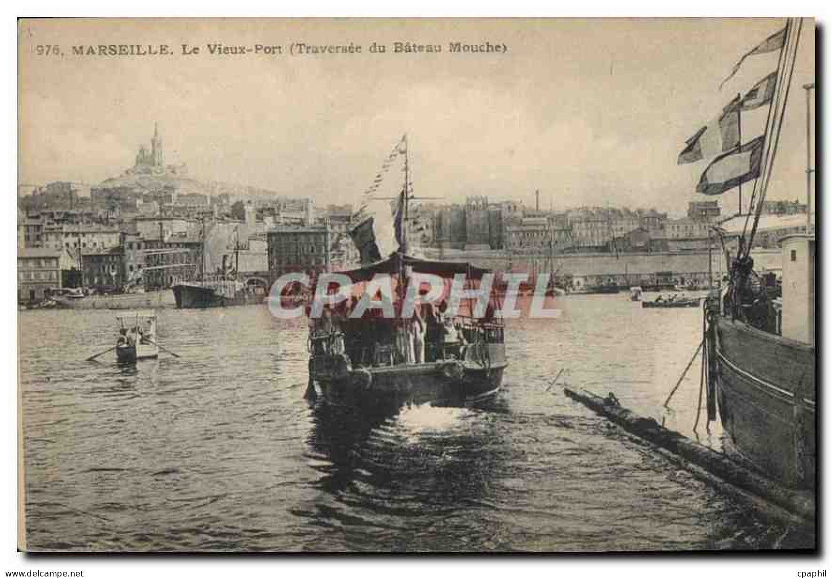 CPA Marseille Le Vieux Port Traversee du Bateau Mouche