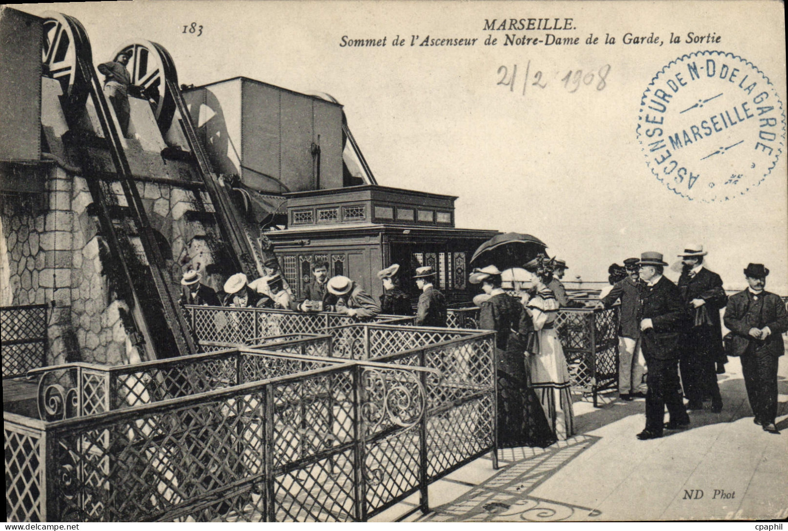 CPA Marseille Sommet de l'Ascenseur de Notre Dame de la Garde la Sortie