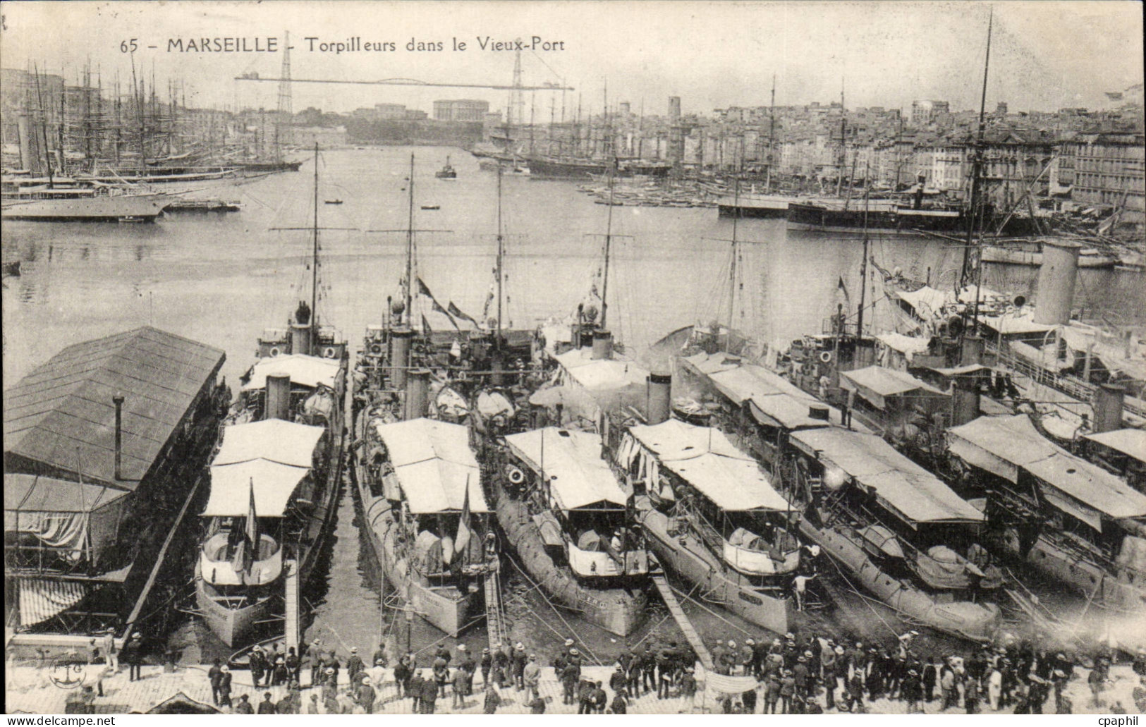 CPA Marseille Torpilleurs dans le vieux port