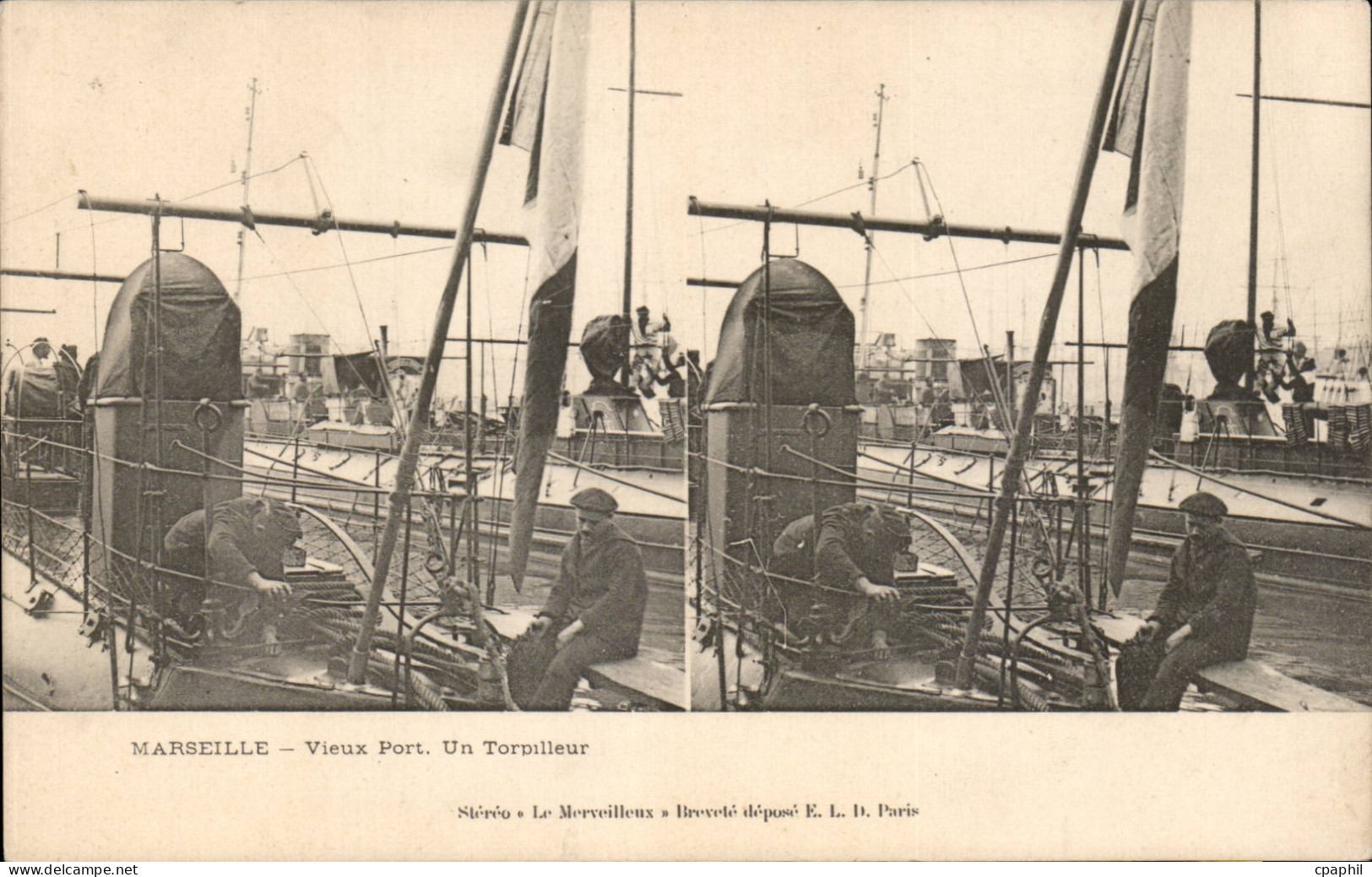 CPA Marseille Vieux port Un torpilleur