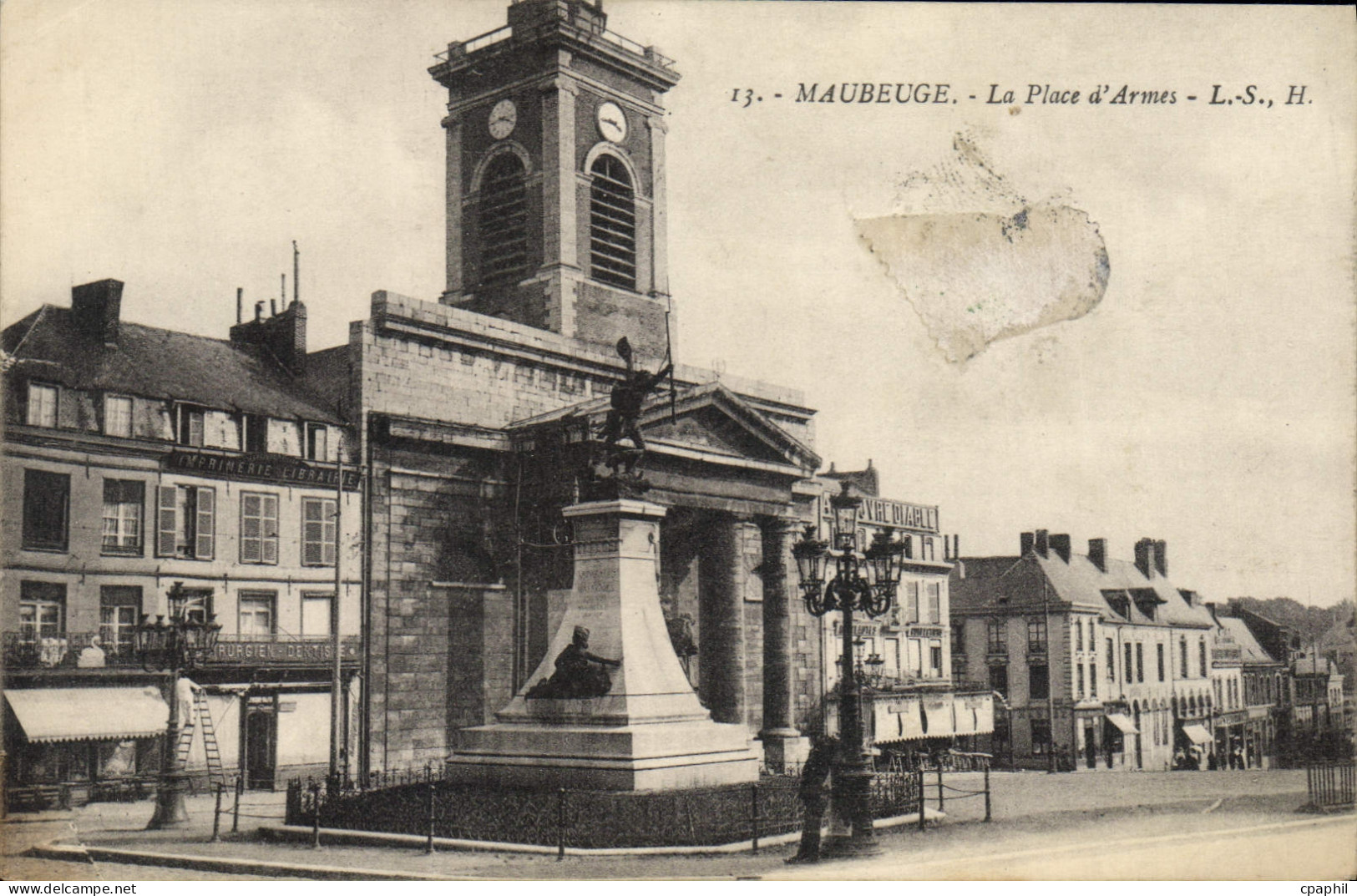 CPA Maubeuge La Place DArmes