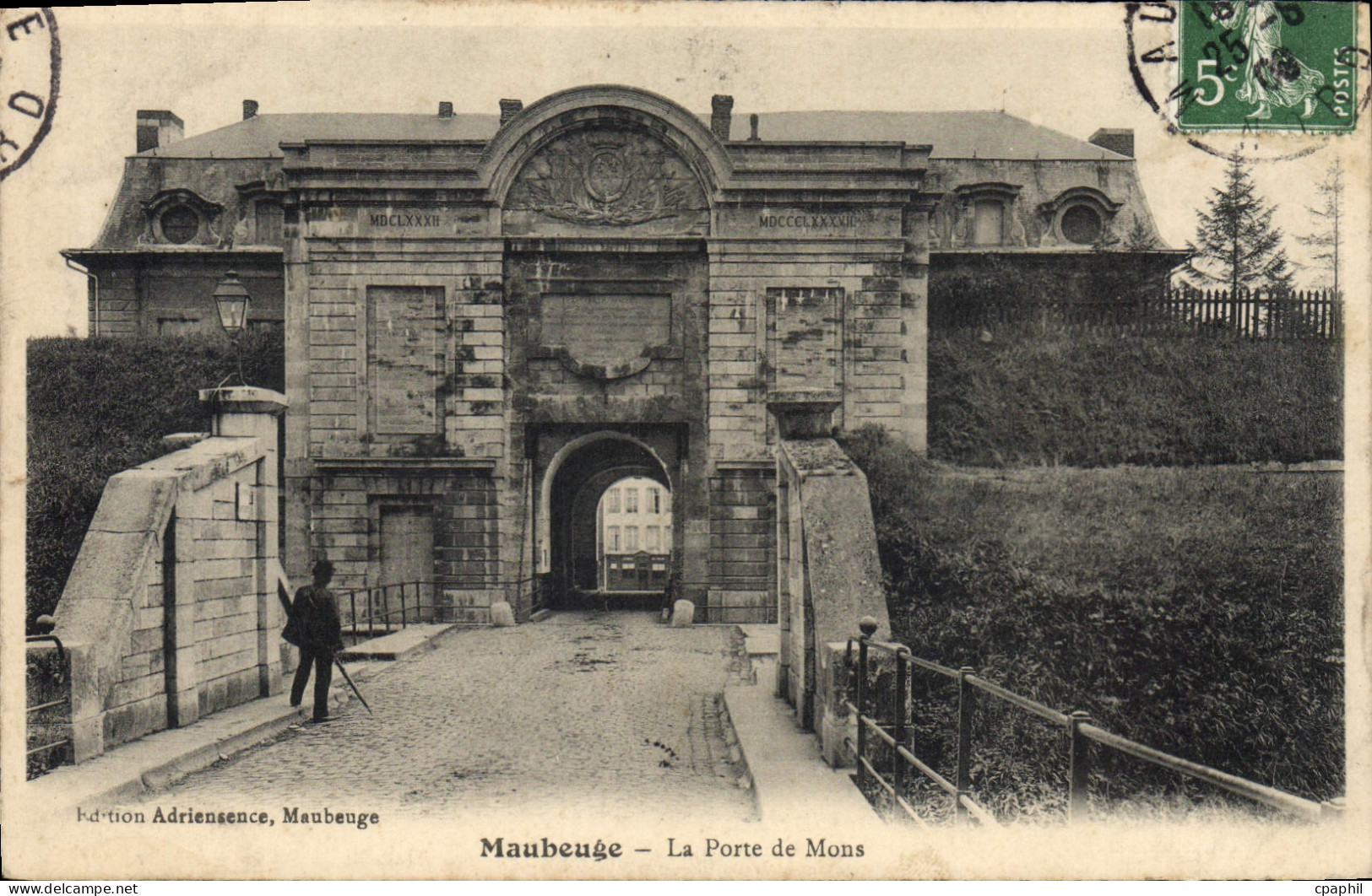 CPA Maubeuge La Porte De Mons
