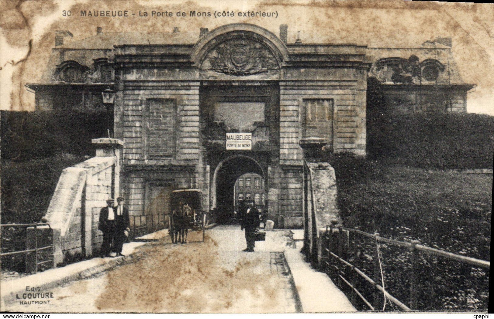 CPA Maubeuge la Porte de Mons Cote exterieur