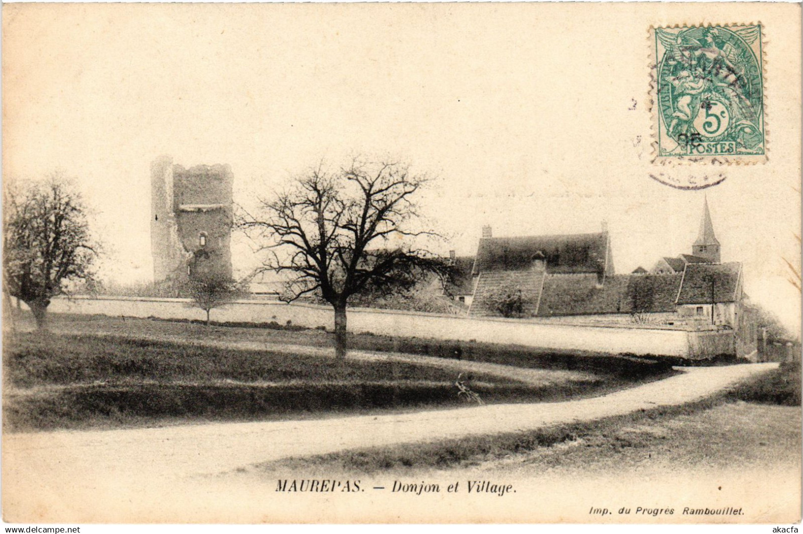 CPA Maurepas Donjon et village (1423919)