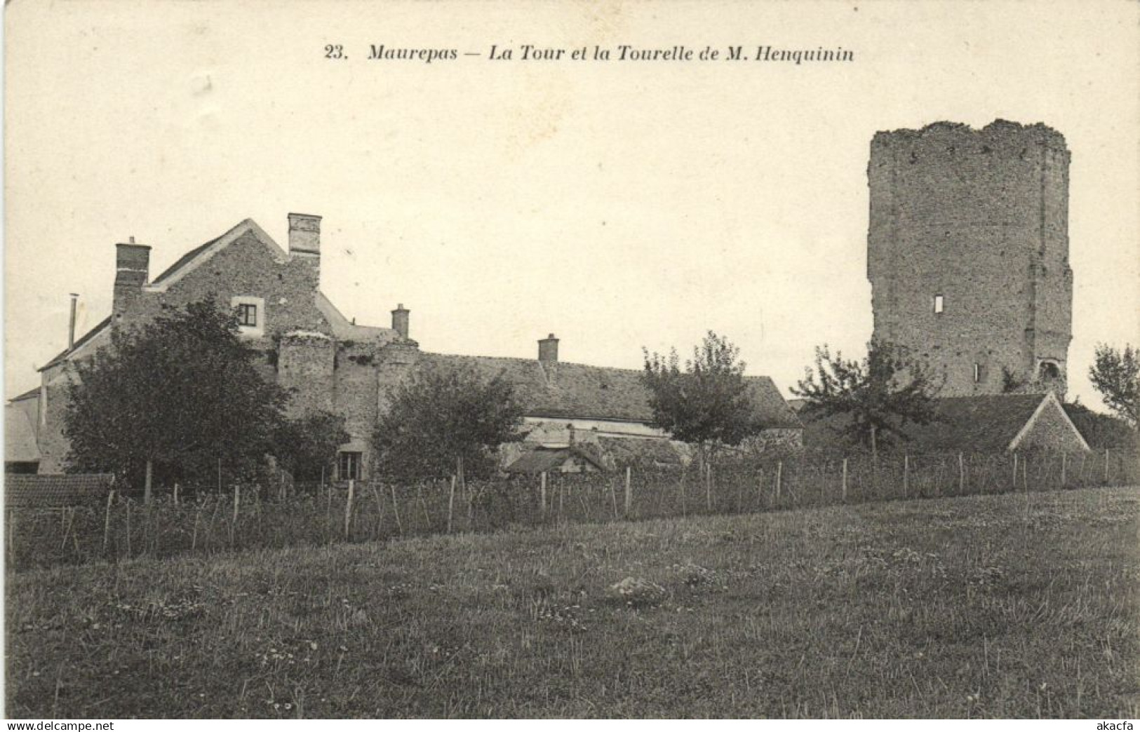 CPA MAUREPAS-La Tour et la Tourelle de M.Henquinin (260650)