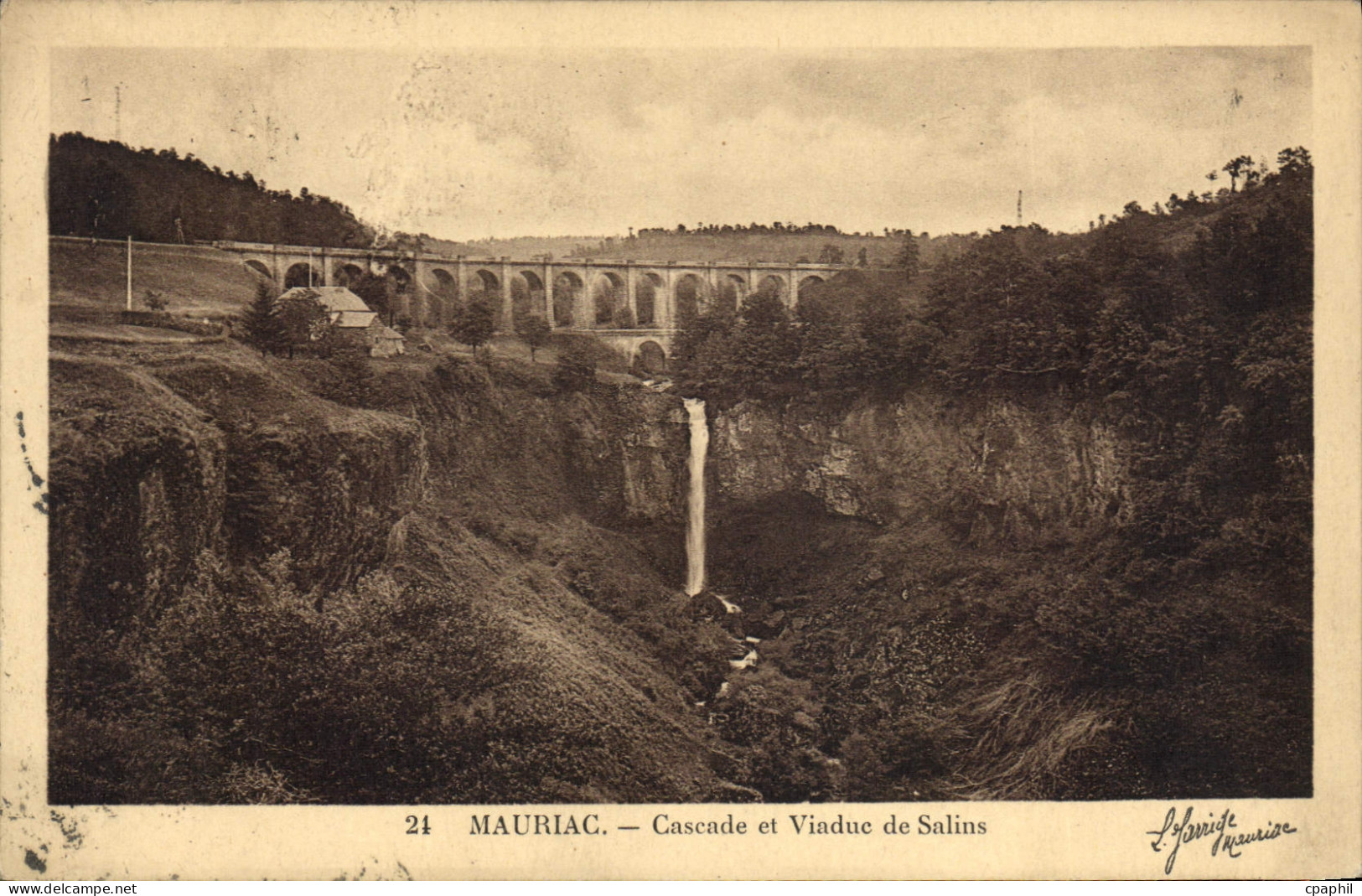 CPA Mauriac Cascade et Viaduc de Salins