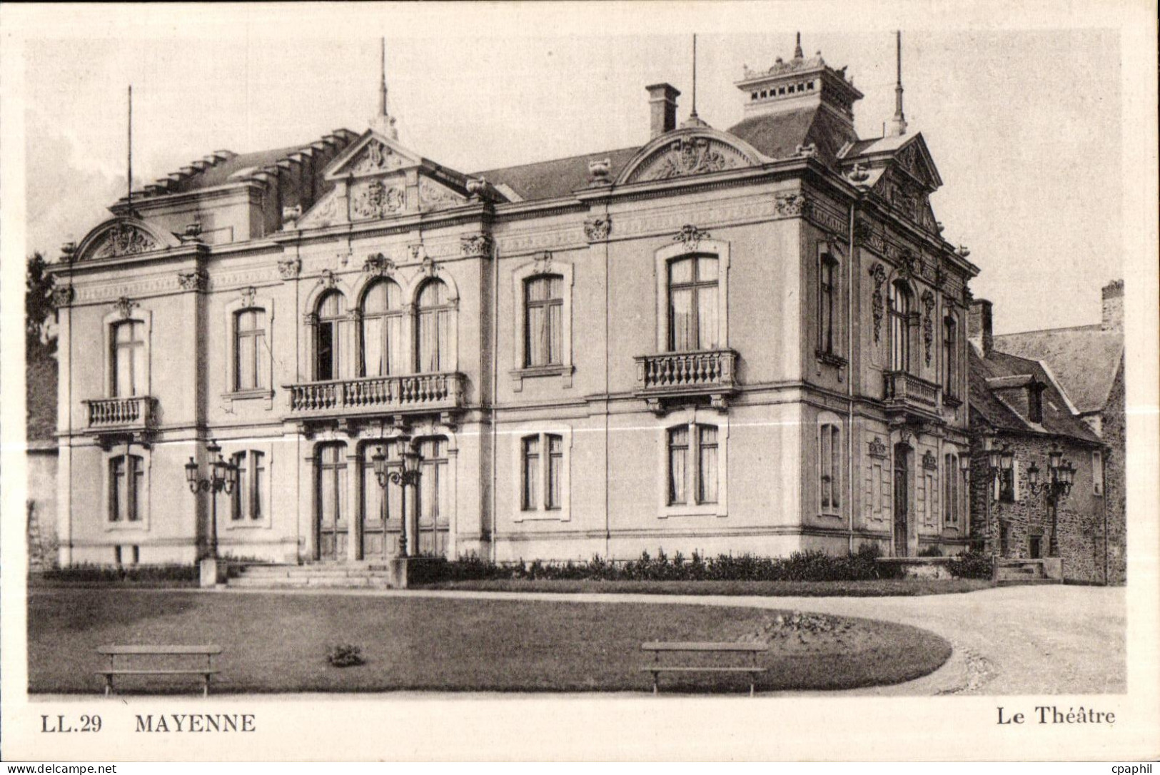 CPA Mayenne le theatre