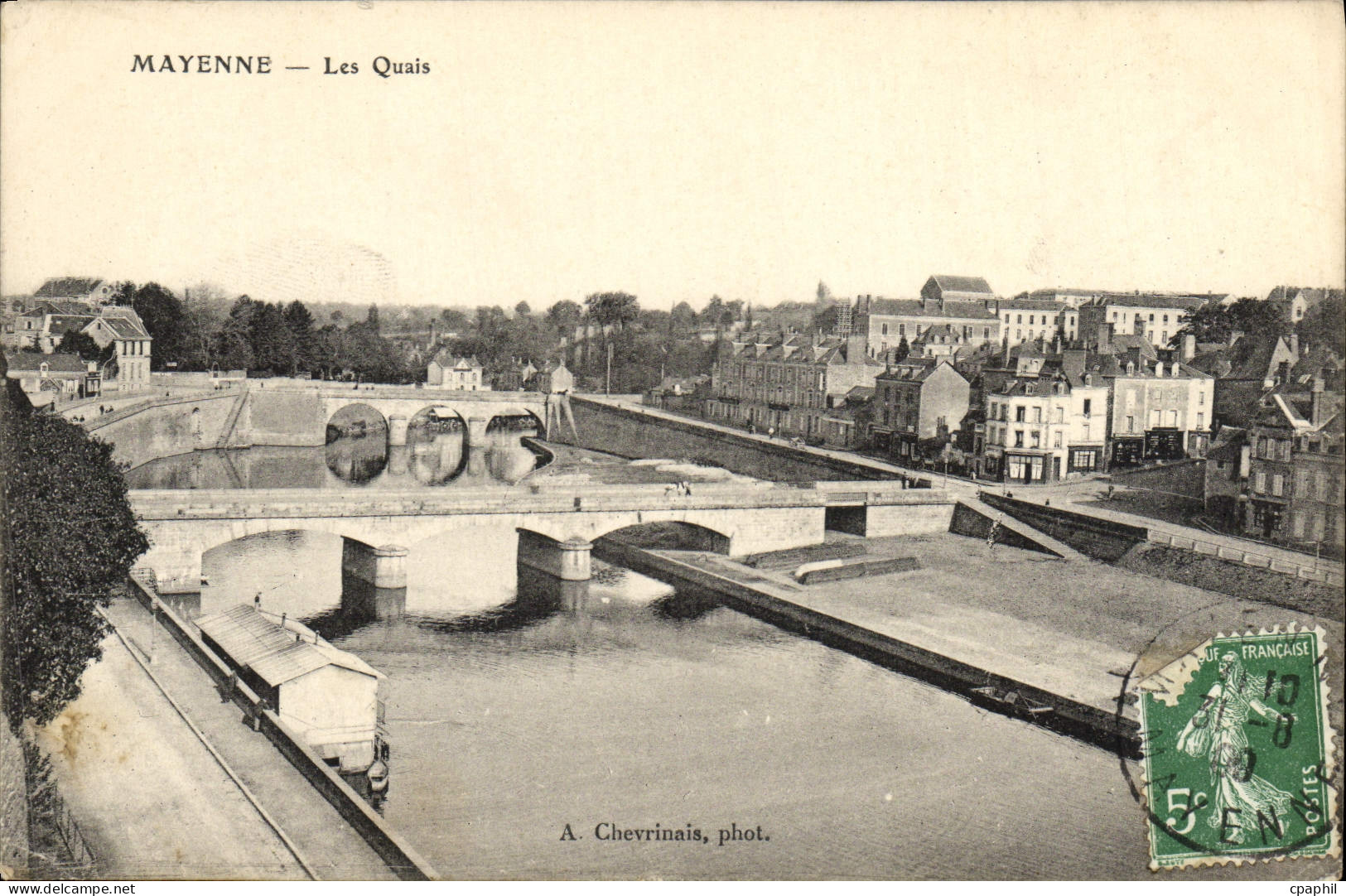 CPA Mayenne Les quais