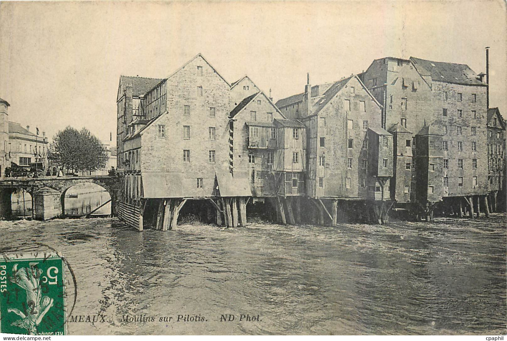 CPA Meaux Moulins sur Pilotis