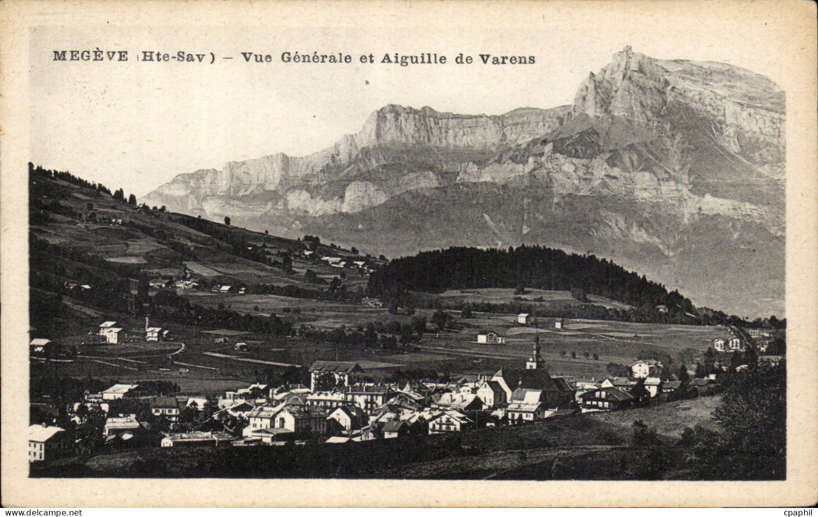 CPA Megeve Vue generale et aiguille de Varens
